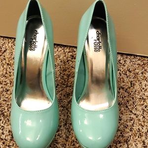 Mint high heels. Please let me know if you have any questions 😊